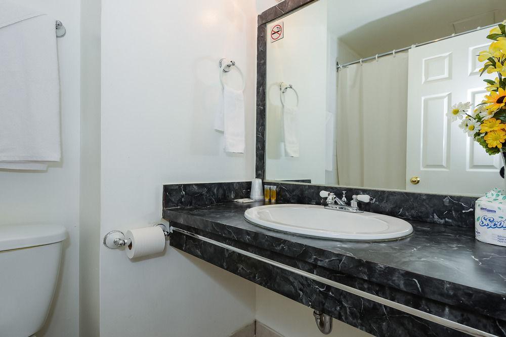 Ottawa Inn Hotel Extérieur photo