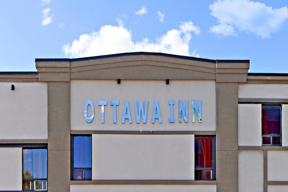 Ottawa Inn Hotel Extérieur photo